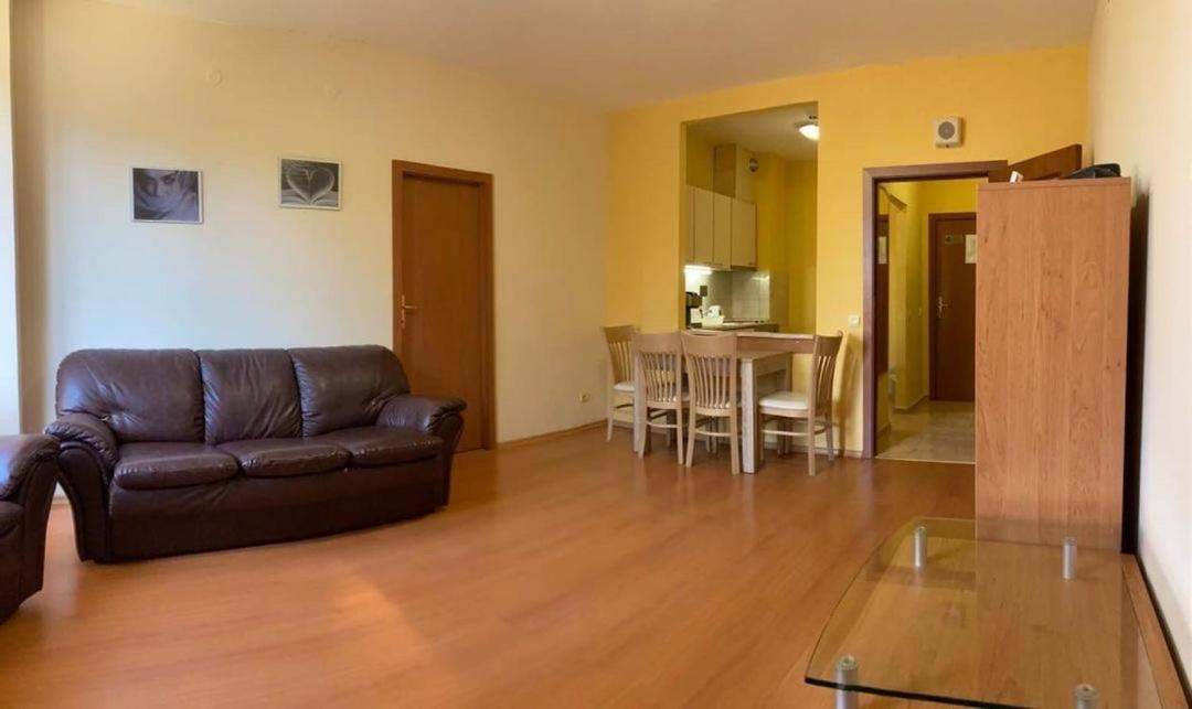 Flora Apartment 613 โบโรเวทส์ ภายนอก รูปภาพ